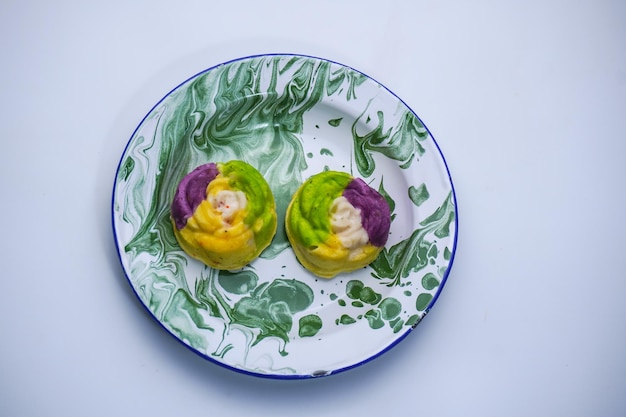 farfurie cu mâncare colorată